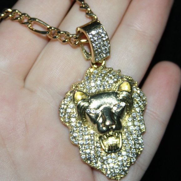 Beautiful 22" gold Lion head necklace with bling